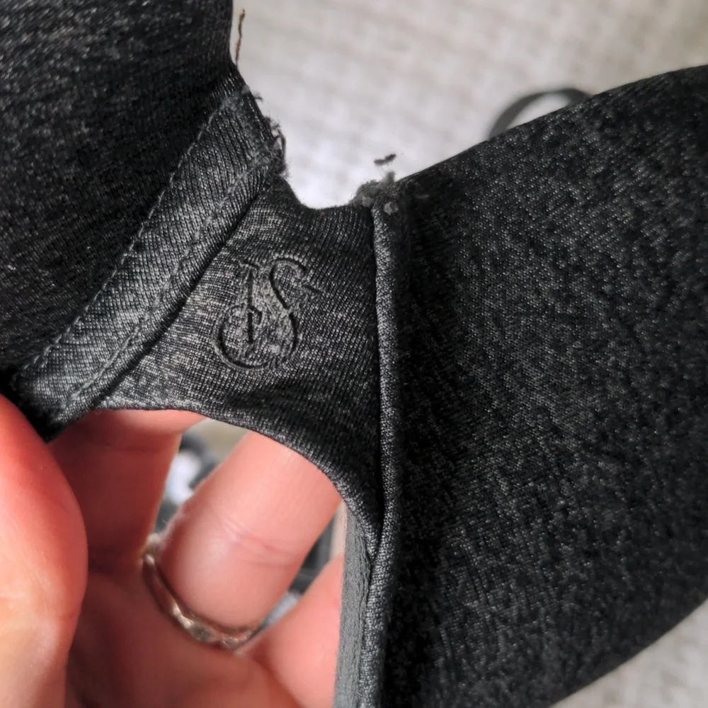 Victoria Secret Bra - Picture 2 of 6